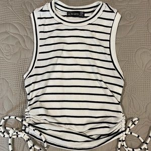Liz & Sara Stripe Top! XS !